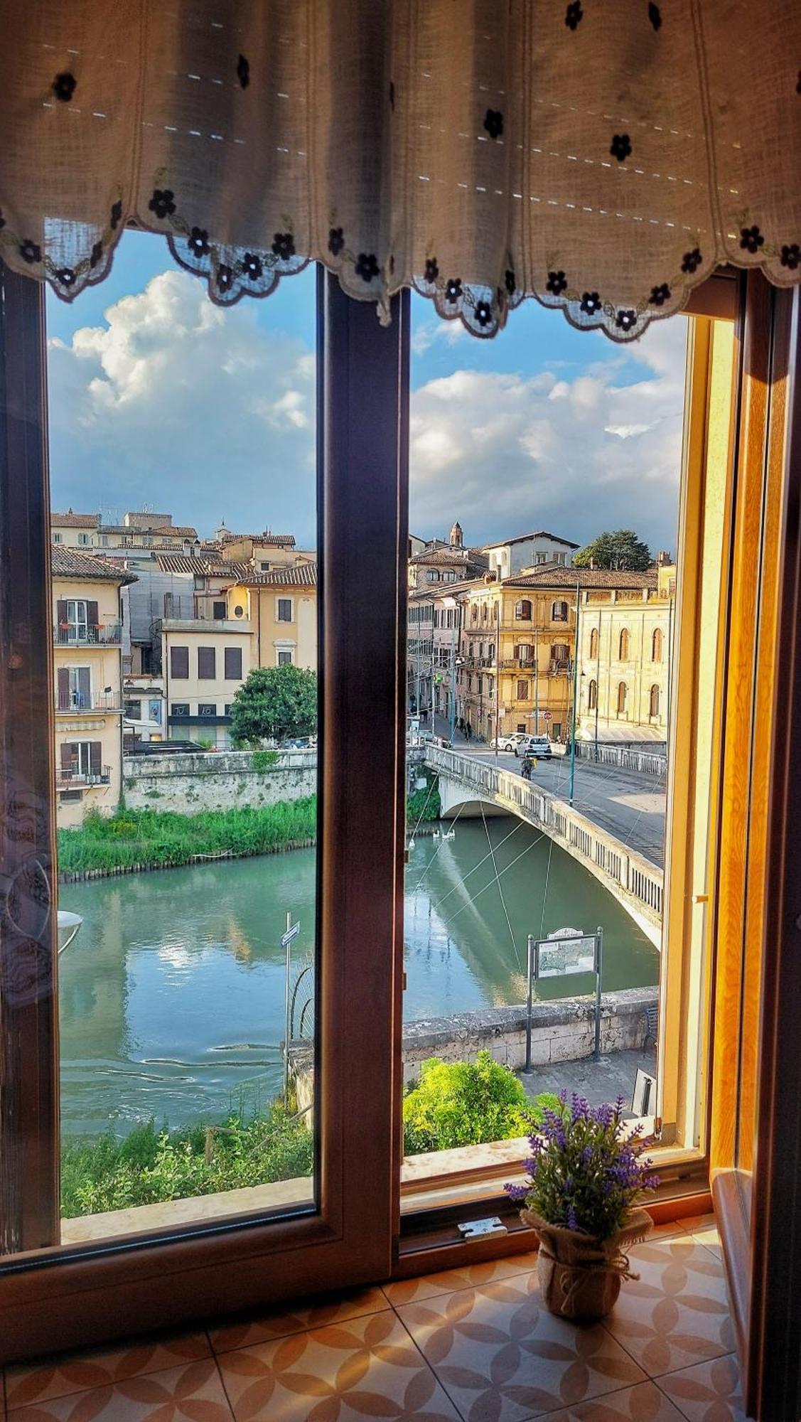 La Finestra Sul Velino, Uno Splendore Da Vivere Rieti megye Szoba fotó